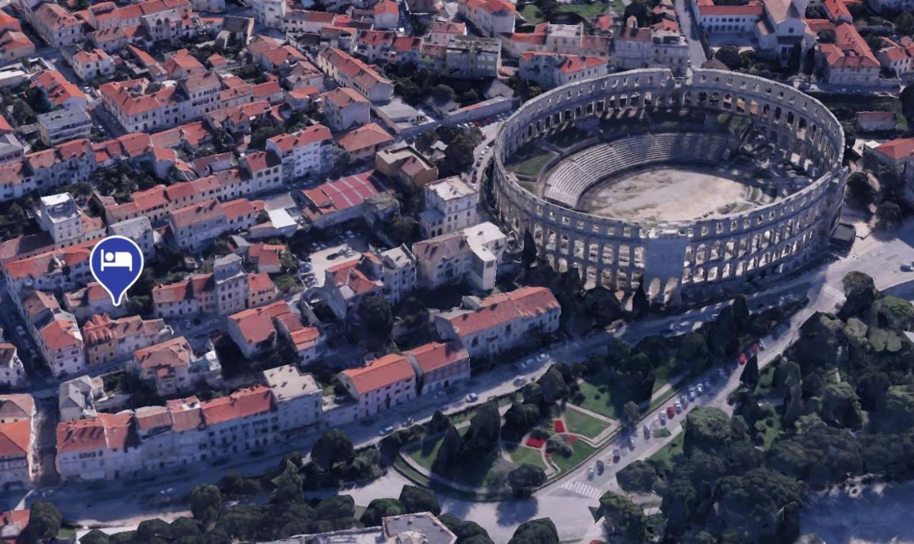 Nina Colosseum Apartment Pula Exterior photo